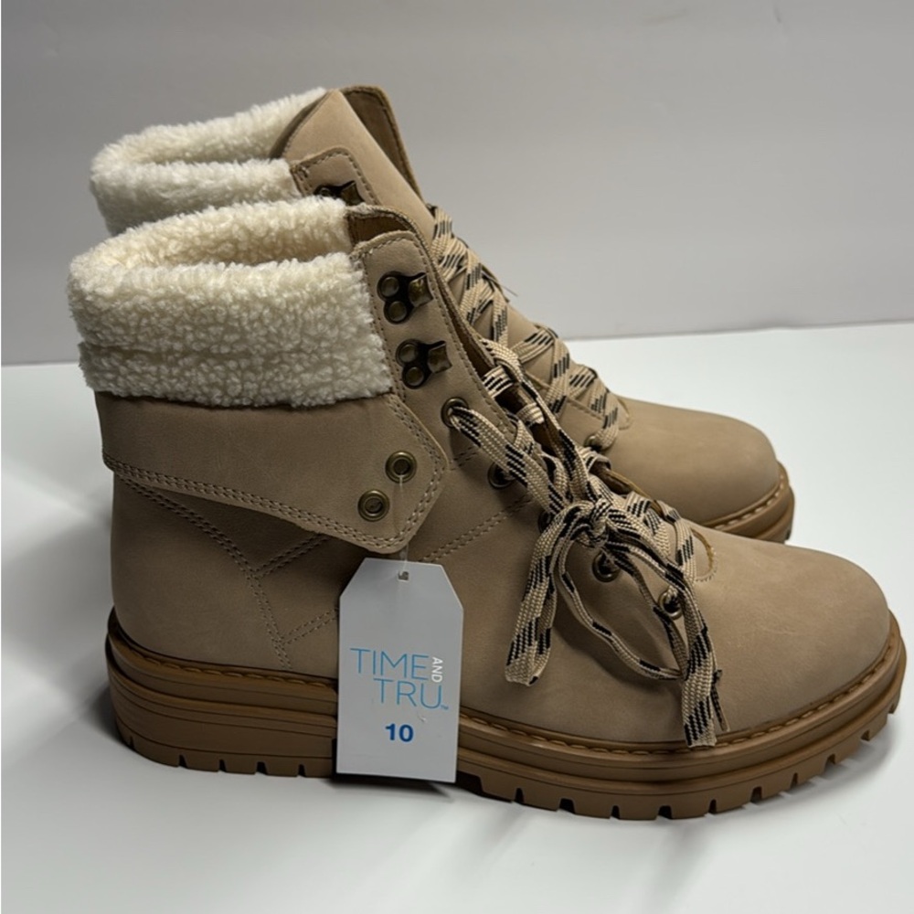 Time and Tru Women's Beige Winter Boots